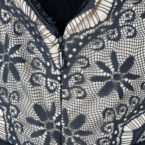 Signature Lana Elegant Black Lace Dress size 6 - Picture 7 of 14